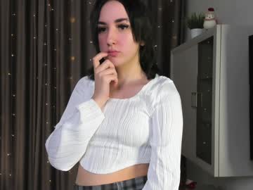 Blissdarnell Chaturbate stream image from January 19, 2025