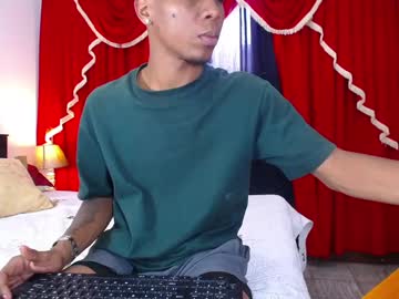 Kevinhoo_ Chaturbate stream image from January 19, 2025