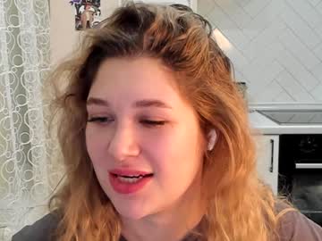 Kylieblond Chaturbate stream image from January 19, 2025