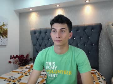 Mr_Williseo Chaturbate stream image from January 19, 2025
