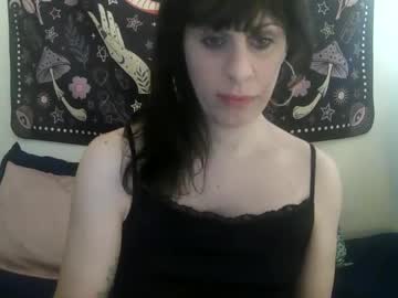 Zeldasroom Chaturbate stream image from January 19, 2025
