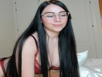 Helena_Hills Chaturbate stream image from January 19, 2025