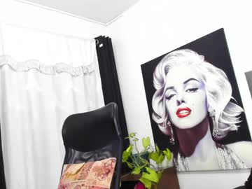 Blondie_Lover69 Chaturbate stream image from January 19, 2025