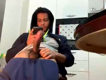 Comobailamioso Chaturbate stream image from January 19, 2025
