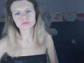 Shy_Moony Chaturbate stream image from January 19, 2025