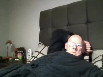 Kevlooking4sez Chaturbate stream image from January 19, 2025