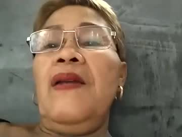 Lolamommie Chaturbate stream image from January 20, 2025