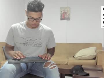 Darren_Hot Chaturbate stream image from January 20, 2025