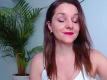 Alicialux Chaturbate stream image from January 20, 2025