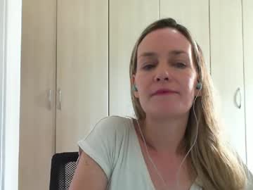 Crazyanny Chaturbate stream image from January 20, 2025