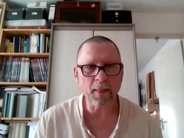 Dierenfeld Chaturbate stream image from January 20, 2025