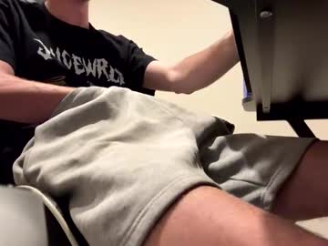 Fuzzie_07 Chaturbate stream image from January 20, 2025