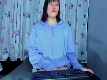 Oliviahottits Chaturbate stream image from January 20, 2025