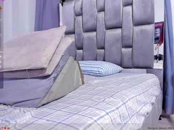 Liaantonella69 Chaturbate stream image from January 20, 2025