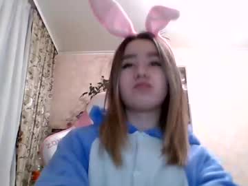 Olya_Moormeir Chaturbate stream image from January 20, 2025