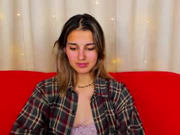 Smilinlove Chaturbate stream image from January 20, 2025