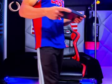 Aydenmillerdom Chaturbate stream image from January 20, 2025