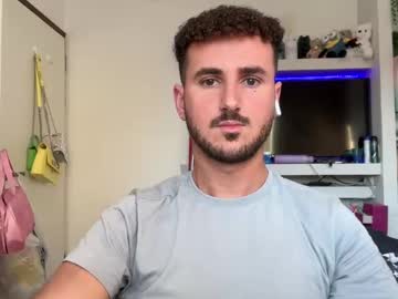 Chlomo111 Chaturbate stream image from January 20, 2025
