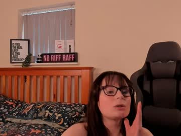Luciewintersuk Chaturbate stream image from January 20, 2025