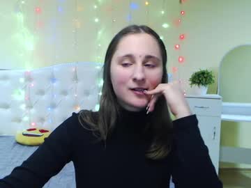 Michellee11 Chaturbate stream image from January 20, 2025