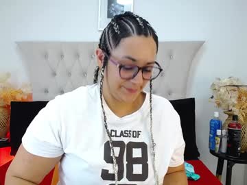 Michelmomet Chaturbate stream image from January 20, 2025