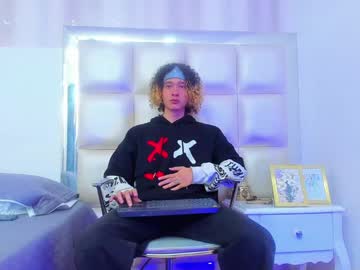 Crissvegaa Chaturbate stream image from January 20, 2025