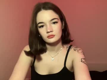 Velvetopium Chaturbate stream image from January 20, 2025