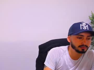 Zize_ Chaturbate stream image from January 20, 2025