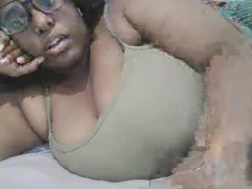 Blackqueennie Chaturbate stream image from January 20, 2025