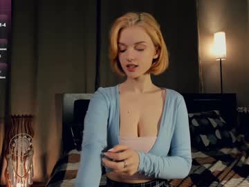 Doriflores Chaturbate stream image from January 20, 2025