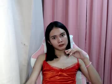 Imyourloveypinay Chaturbate stream image from January 20, 2025