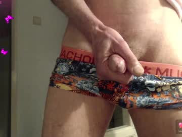Shavingaddict Chaturbate stream image from January 20, 2025