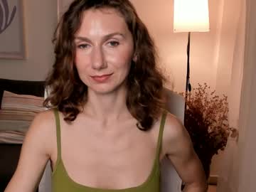 Shesleepsnaked Chaturbate stream image from January 20, 2025