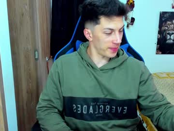 Javiersexymann Chaturbate stream image from January 20, 2025