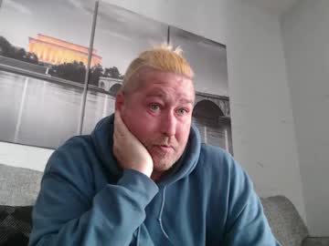 Jlonglake Chaturbate stream image from January 20, 2025
