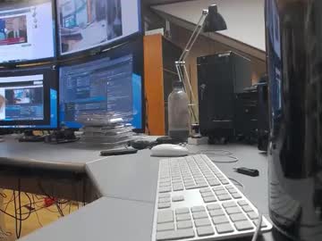 Sweetbutdirtycarrot Chaturbate stream image from January 20, 2025
