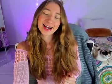 Carriexwood Chaturbate stream image from January 20, 2025