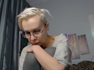 Helgahimmele Chaturbate stream image from January 20, 2025