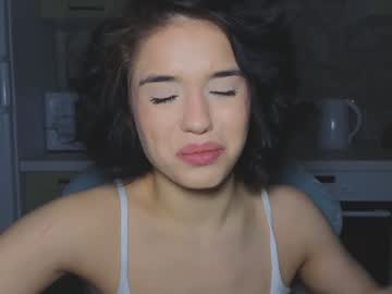 Mia__Lunaa Chaturbate stream image from January 20, 2025