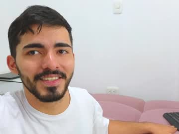 Alejandroo_7 Chaturbate stream image from January 20, 2025