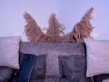 Cristal_Lincoon1 Chaturbate stream image from January 20, 2025