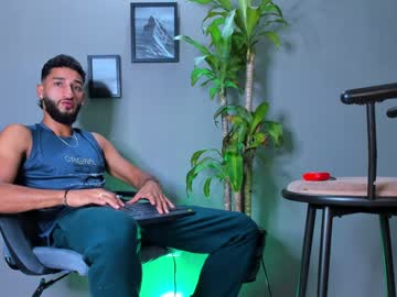 Stevenvelezz Chaturbate stream image from January 20, 2025