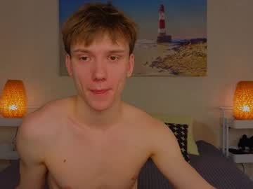 Pupsenish Chaturbate stream image from January 21, 2025