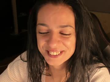 Xlaracroftx Chaturbate stream image from January 21, 2025