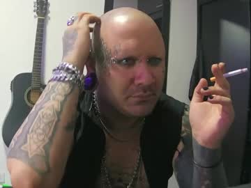 Darkclothes Chaturbate stream image from January 21, 2025