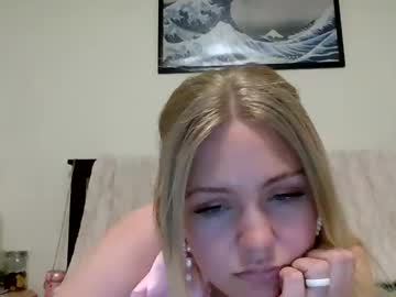 Jenflowerz Chaturbate stream image from January 21, 2025