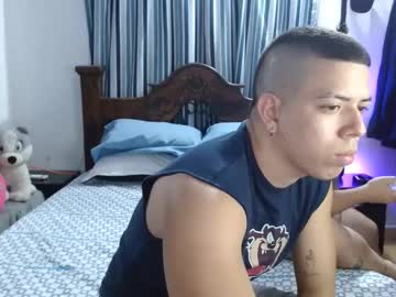 Juankzam17 Chaturbate stream image from January 21, 2025