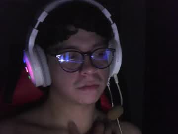 Eddysitouwu Chaturbate stream image from January 21, 2025