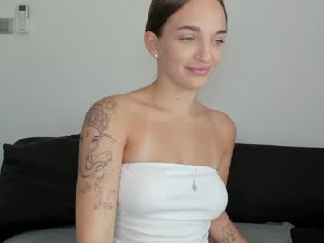Minimaia Chaturbate stream image from January 21, 2025