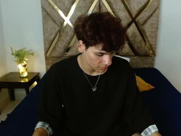Themilow Chaturbate stream image from January 21, 2025